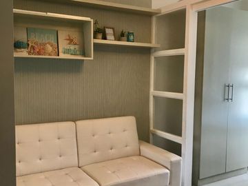 FOR SALE - Studio Unit in Axis Residences, Pioneer St., Mandaluyong City