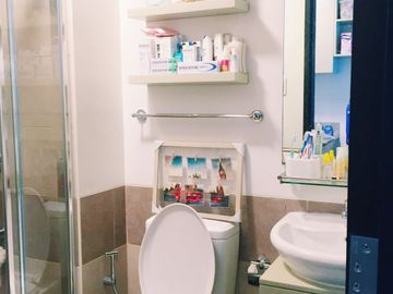 FOR SALE - Studio Unit in Axis Residences, Pioneer St., Mandaluyong City