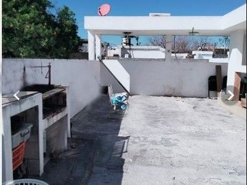 VIVE CON DESAHOGO Y FÉLIZ EN GUADALUPE. HERMOSA CASA 3 PLANTAS, 3 RE, 4.5 BAÑOS