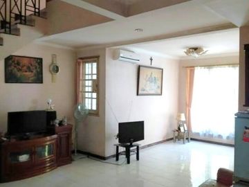Dijual Rumah Pakuwon Indah Villa Valensia Surabaya Barat Lontar Murah