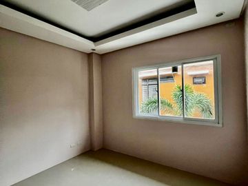 Brand New 4-Bedroom House and Lot for Sale in Sun Valley, Paranaque near SM Bicutan