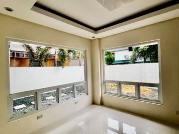 Brand New 4-Bedroom House and Lot for Sale in Sun Valley, Paranaque near SM Bicutan