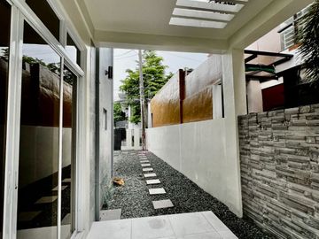 Brand New 4-Bedroom House and Lot for Sale in Sun Valley, Paranaque near SM Bicutan