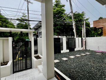 Brand New 4-Bedroom House and Lot for Sale in Sun Valley, Paranaque near SM Bicutan