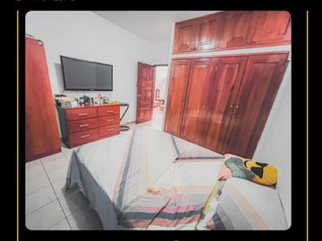 Casa en Urdesa Norte en Venta