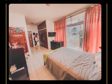Casa en Urdesa Norte en Venta