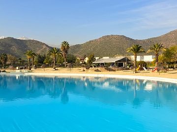 Casa con piscina y acceso a Club Laguna Ayres de Chicureo