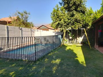 Casa con piscina y acceso a Club Laguna Ayres de Chicureo