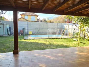 Casa con piscina y acceso a Club Laguna Ayres de Chicureo