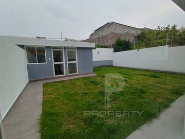 CASA EN VENTA 4 dormitorios con baño propio cada uno, dormitorio en planta baja. Por estrenar con acabados de lujo. Independiente 4 dormitorios con ba
