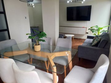 Hermoso, espacioso y remodelado dúplex en Mirones- Ideal inversionistas