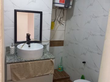 Hermoso, espacioso y remodelado dúplex en Mirones- Ideal inversionistas