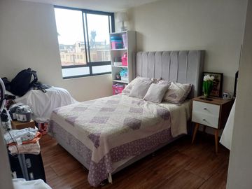 Hermoso, espacioso y remodelado dúplex en Mirones- Ideal inversionistas
