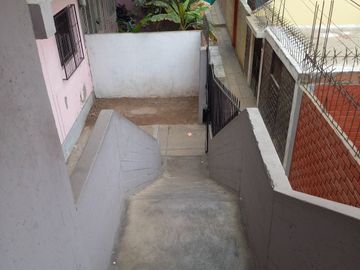 Hermoso, espacioso y remodelado dúplex en Mirones- Ideal inversionistas