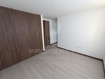 CASA POR ESTRENAR 2 parqueaderos, 3 dormitorios cada uno con baño propio en conjunto privado Casa ESQUINERA conocoto valle de los chillos Casa en vent