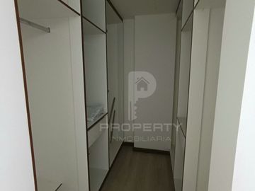 CASA POR ESTRENAR 2 parqueaderos, 3 dormitorios cada uno con baño propio en conjunto privado Casa ESQUINERA conocoto valle de los chillos Casa en vent