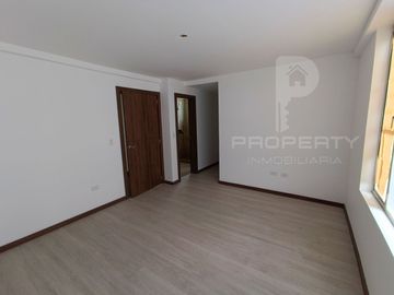 CASA POR ESTRENAR 2 parqueaderos, 3 dormitorios cada uno con baño propio en conjunto privado Casa ESQUINERA conocoto valle de los chillos Casa en vent
