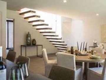 CASA EN VENTA DE TRES RECAMARAS Y SALA DE TV CUARTO DE SERVICIO EN ALTOZANO
