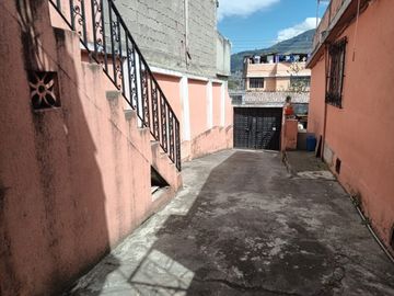 SE VENDE CASA RENTERA con 3 amplios mini departamentos EL RECREO 98000$