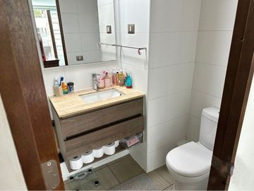 DEPTO Providencia – Pocuro 3D, 3B, Family Room, 2 Estacionamientos y Bodega. Vista Despejada!!