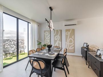 CASA CON ALBERCA EN RESIDENCIAL CON SEGURIDAD AL SUR DE CUERNAVACA EN VENTA