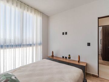 CASA CON ALBERCA EN RESIDENCIAL CON SEGURIDAD AL SUR DE CUERNAVACA EN VENTA