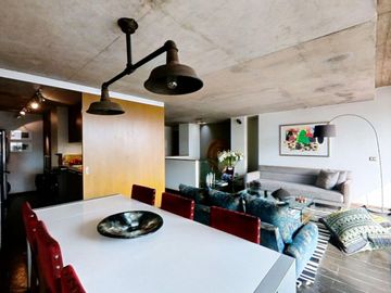 Se Vende Moderno Triplex Ubicado En Providencia, 2 Est Y Bod