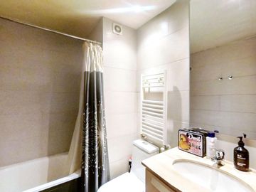 Se Vende Moderno Triplex Ubicado En Providencia, 2 Est Y Bod