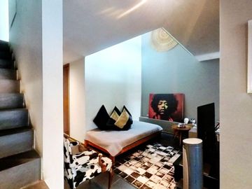 Se Vende Moderno Triplex Ubicado En Providencia, 2 Est Y Bod