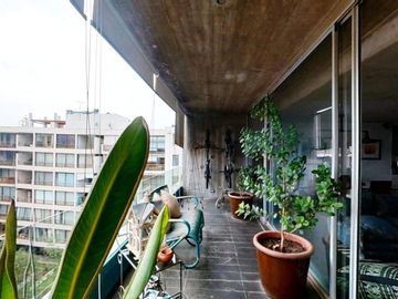 Se Vende Moderno Triplex Ubicado En Providencia, 2 Est Y Bod