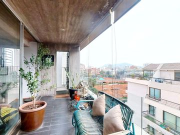 Se Vende Moderno Triplex Ubicado En Providencia, 2 Est Y Bod