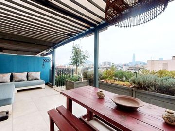 Se Vende Moderno Triplex Ubicado En Providencia, 2 Est Y Bod