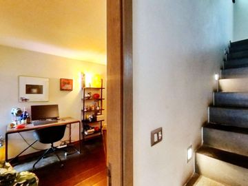Se Vende Moderno Triplex Ubicado En Providencia, 2 Est Y Bod