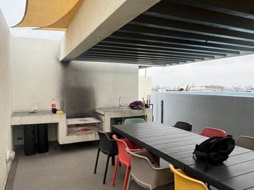 Se Vende Moderno Triplex Ubicado En Providencia, 2 Est Y Bod