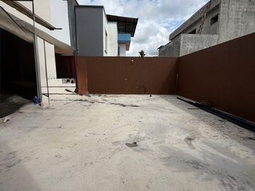 VENTA DE CASA EN LA URB. LOS ALMENDROS