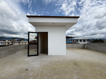 VENTA DE CASA EN LA URB. LOS ALMENDROS