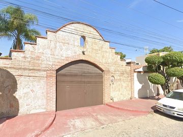 Propiedad en venta,2casas ,1 bungalo y Terraza en zapopan