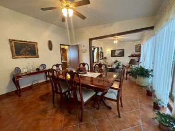 Propiedad en venta,2casas ,1 bungalo y Terraza en zapopan