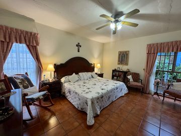 Propiedad en venta,2casas ,1 bungalo y Terraza en zapopan