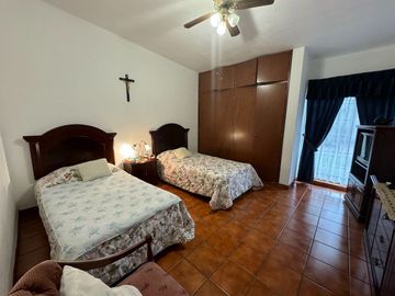 Propiedad en venta,2casas ,1 bungalo y Terraza en zapopan