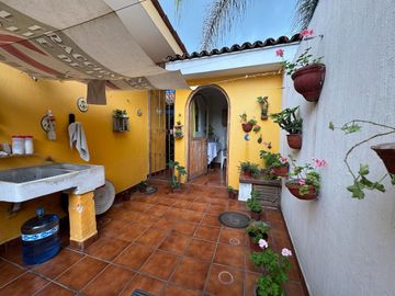 Propiedad en venta,2casas ,1 bungalo y Terraza en zapopan