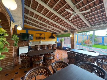 Propiedad en venta,2casas ,1 bungalo y Terraza en zapopan