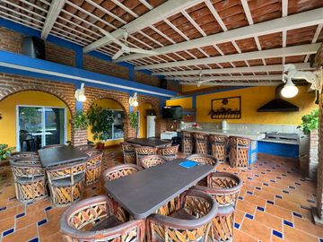 Propiedad en venta,2casas ,1 bungalo y Terraza en zapopan