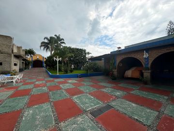 Propiedad en venta,2casas ,1 bungalo y Terraza en zapopan