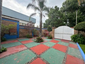 Propiedad en venta,2casas ,1 bungalo y Terraza en zapopan