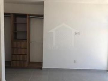 CASA EN VENTA EN LA RESERVA JURIQUILLA DE TRES RECAMARAS  CON BAÑO CADA UNA Y SALA DE TV