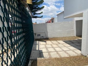 Las Alamedas, Atizapán casa con ampliaciones