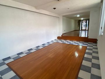 Las Alamedas, Atizapán casa con ampliaciones