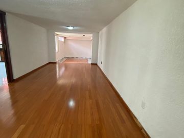 Las Alamedas, Atizapán casa con ampliaciones