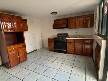 Las Alamedas, Atizapán casa con ampliaciones